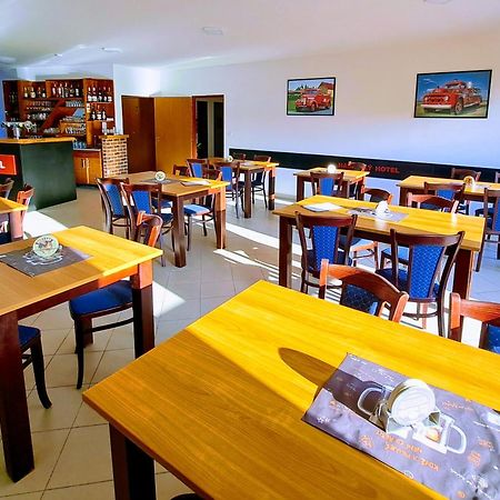 Hasicsky Hotel Pribyslav Екстер'єр фото