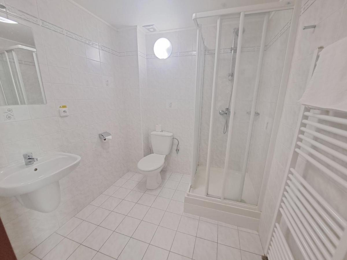 Hasicsky Hotel Pribyslav Екстер'єр фото
