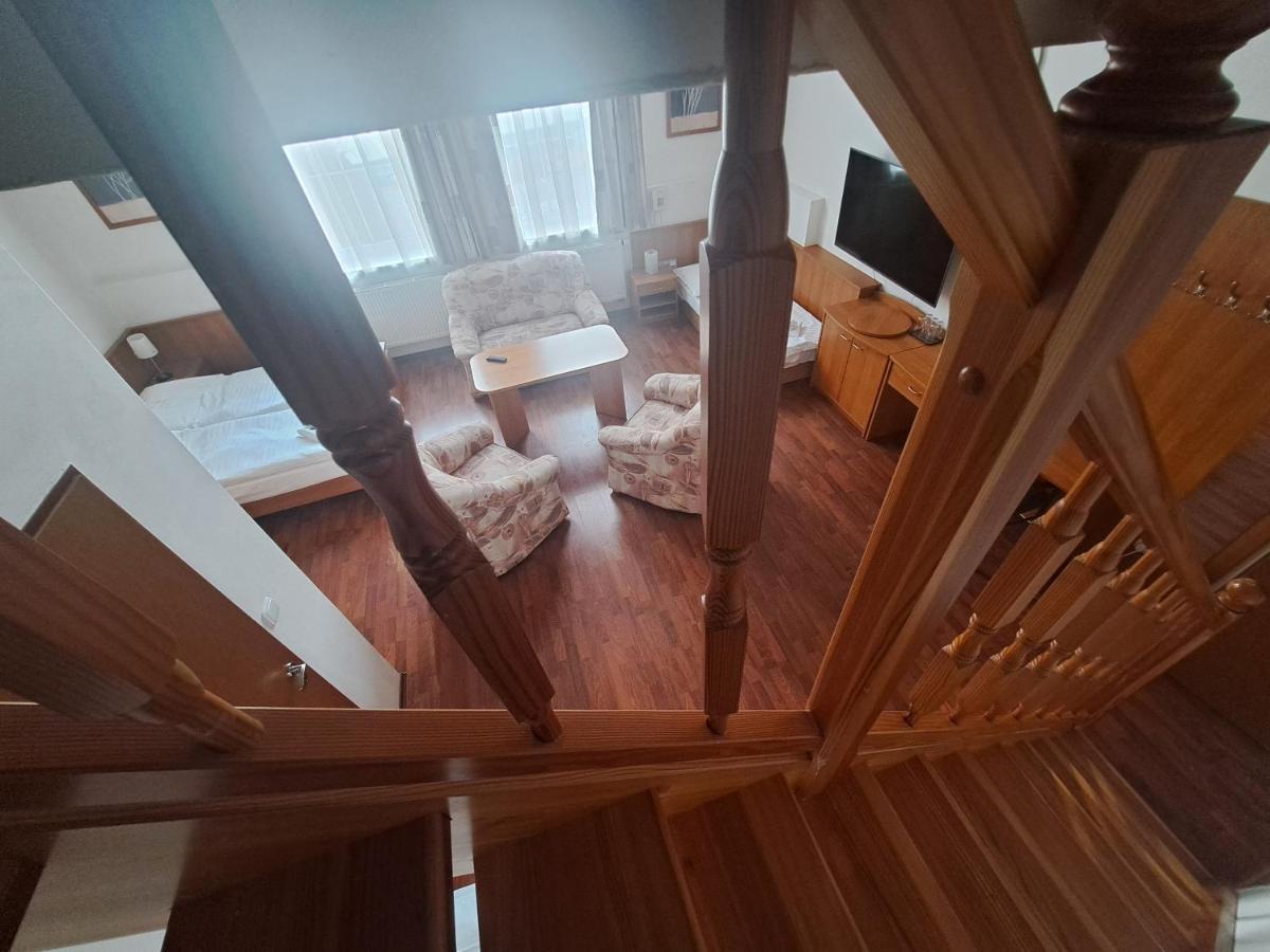 Hasicsky Hotel Pribyslav Екстер'єр фото