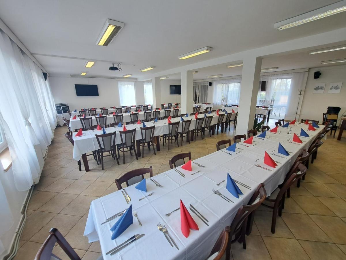 Hasicsky Hotel Pribyslav Екстер'єр фото