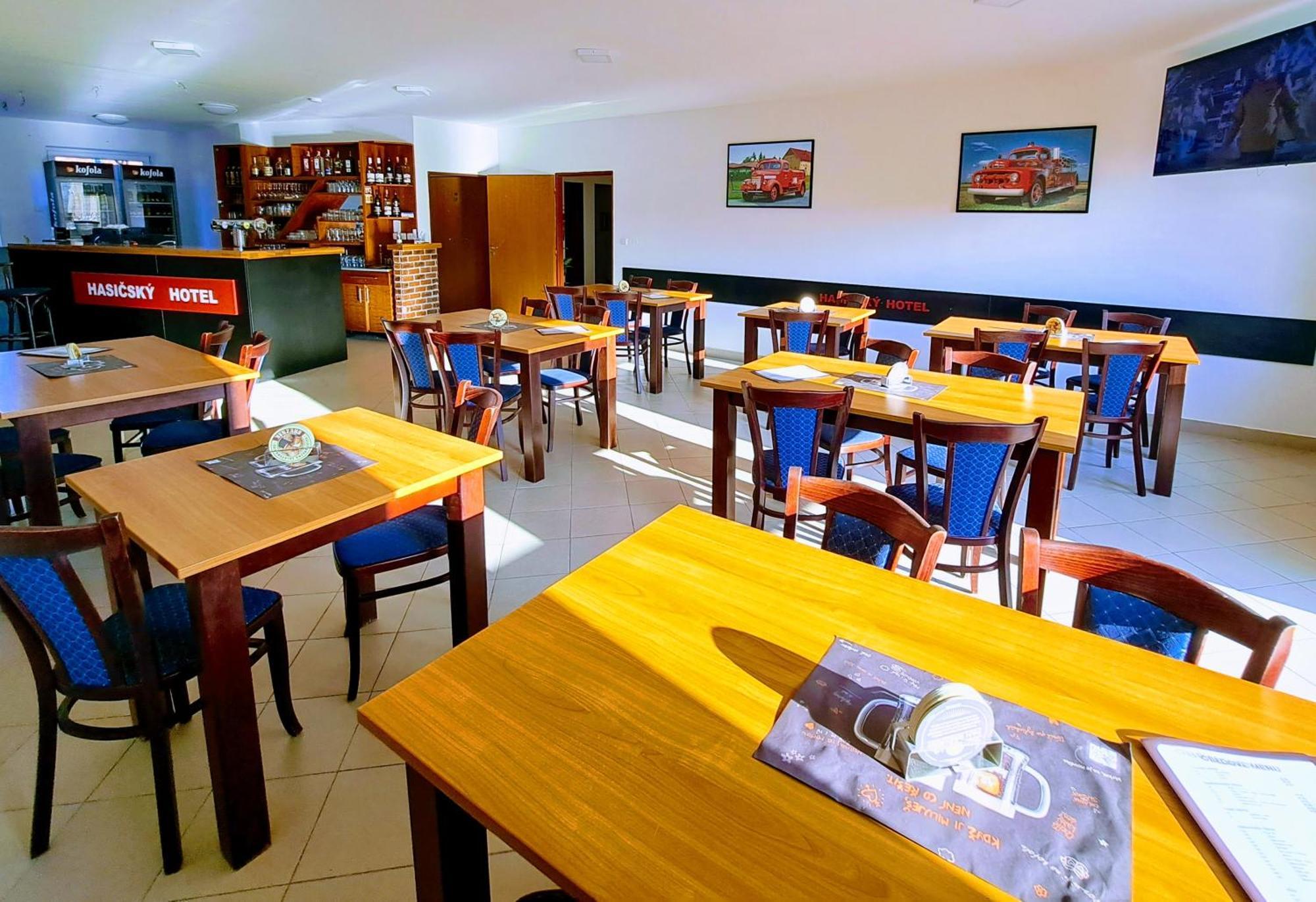 Hasicsky Hotel Pribyslav Екстер'єр фото