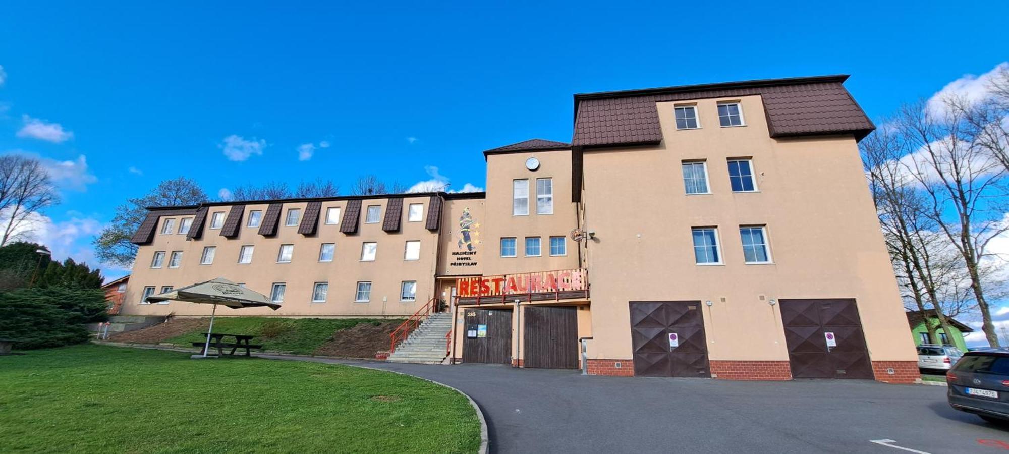 Hasicsky Hotel Pribyslav Екстер'єр фото